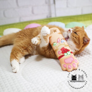 またたびのおもちゃ　猫キッカー　Cat Paw 茶トラ
